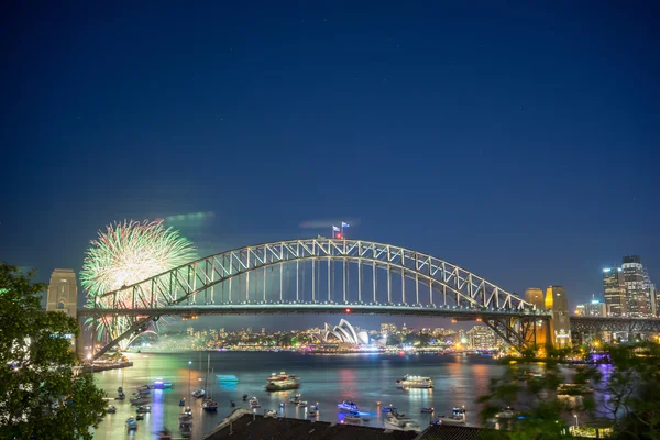 Silvester-Feuerwerk in Sydney lizenzfreie Stockbilder