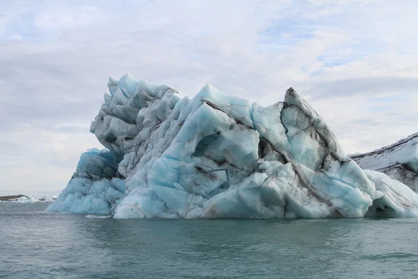 Iceberg na ilha da lagoa joekulsarlon — Fotografia de Stock