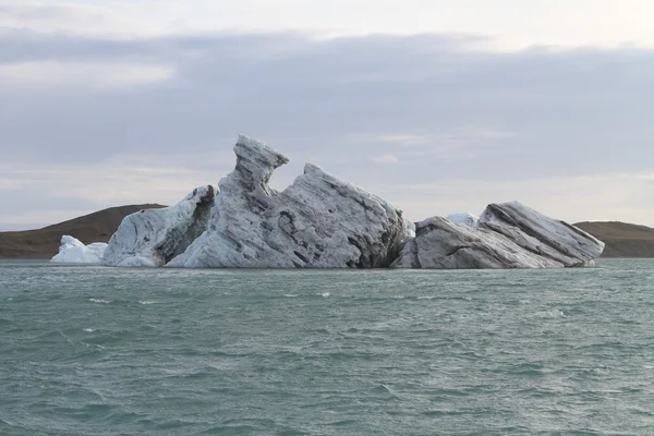 Iceberg dans la lagune de Joekulsarlon iceland — Photo