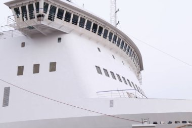 Kaptan 'ın köprüsü beyaz bir yolcu gemisinde.