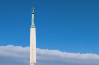 Riga 'daki Letonya Özgürlük Anıtı