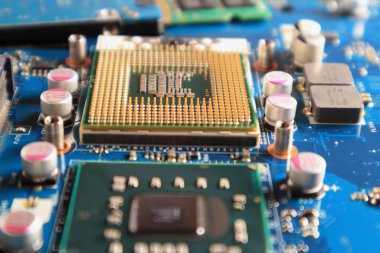 Çip tahtaları ve işlemciler yakın çekim. Yumuşak odak.