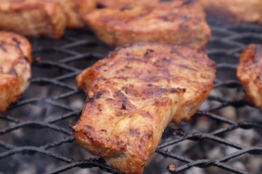 Izgara boyunlu pirzola. Yakın çekim..