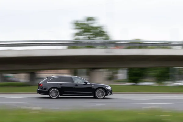 Audi Strada Sfocatura Del Movimento Riga Lettonia Maggio 2021 — Foto Stock