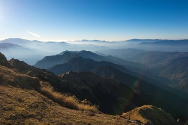 Dağlardaki güzel dağ manzarası