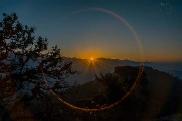 Krásný Západ Slunce Nad Horou — Stock fotografie