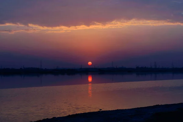 Hermoso Atardecer Sobre Lago — Foto de Stock