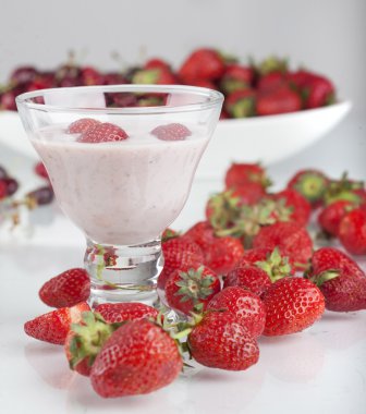 Taze meyve ve meyve yoğurt