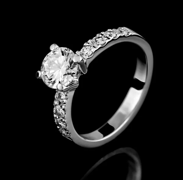 Jewellery ring on a black background. — Stock Photo, Image