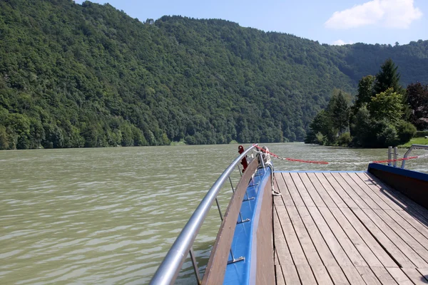 Båt på Donau (Österrike) Stockbild