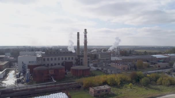 Suikerfabriek uitzicht vanuit de lucht. Luchtzicht. — Stockvideo
