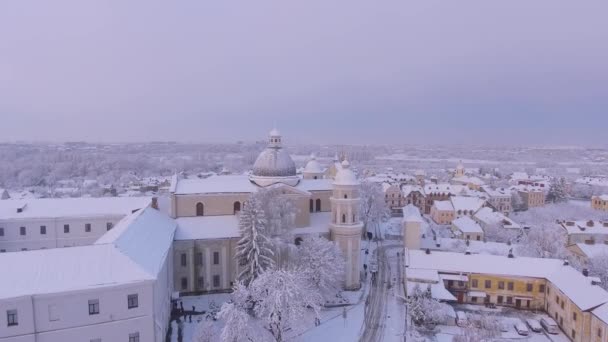 고대 도시 루츠크의 역사적 인 부분이다. 공중에서 본 광경. — 비디오