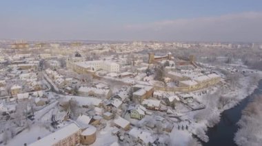 Antik Lutsk şehrinin tarihi kısmı. Kış karlı manzara.