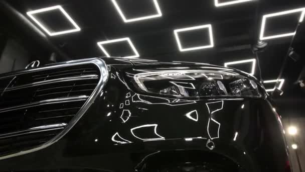Lutsk, Ukraine - 23 février 2021 : Mercedes-Benz Classe S W223 la nouvelle voiture — Video