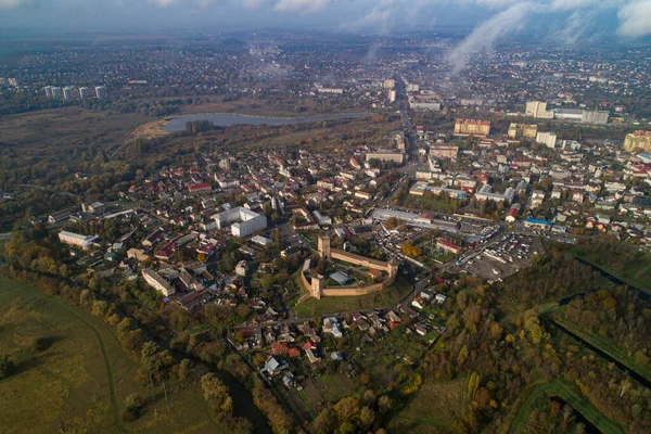 Antik Lutsk şehrinin tarihi kısmı. Hava görünümü.