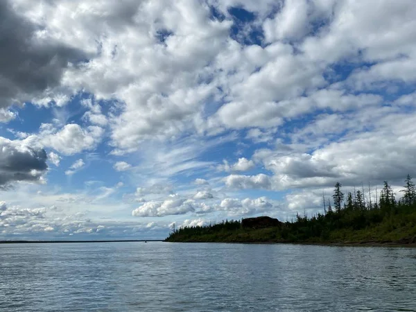 Nubes Sobre Río Norilka Naturaleza Taimyr Verano Lejano Norte — Foto de Stock