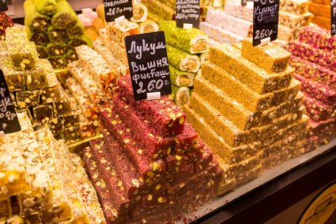  Tezgahta Türk lokumu, Geleneksel tatlılar