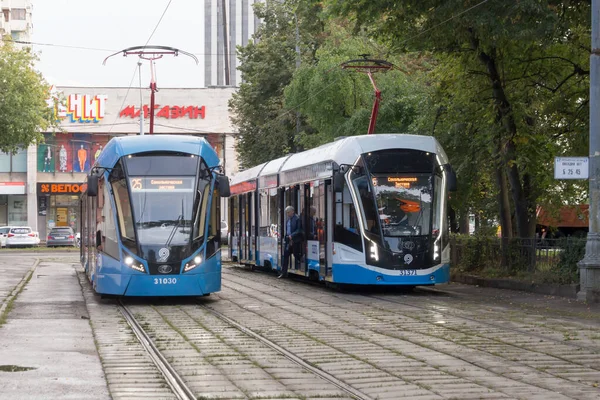 Rússia Moscovo Agosto 2020 Eléctrico Está Paragem Final Estação Metro — Fotografia de Stock