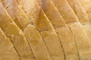 Buğday unu ekmeği, parçalara bölünmüş, yakın plan.