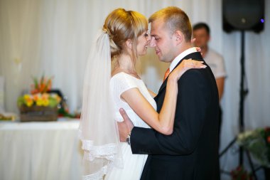 güzel şık mutlu gelin ve damat