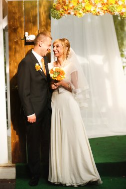 güzel şık mutlu gelin ve damat