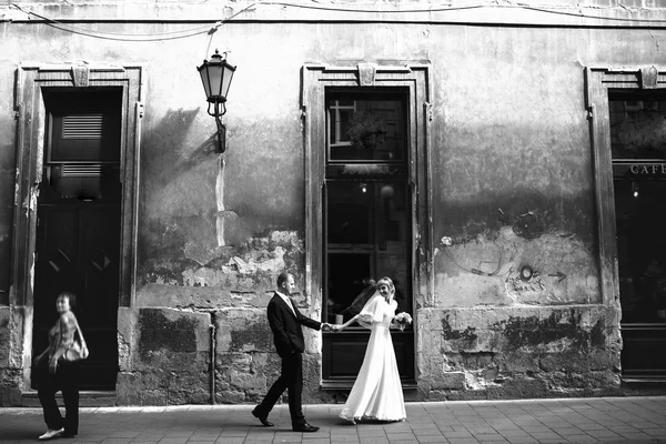 Lüks ihale gelin ve damat — Stok fotoğraf