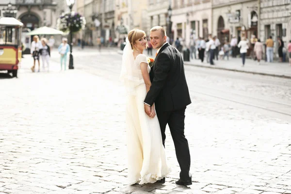 럭셔리 로맨틱 신부 및 신랑 — 스톡 사진
