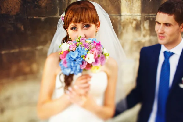 Feliz casal apenas casado — Fotografia de Stock