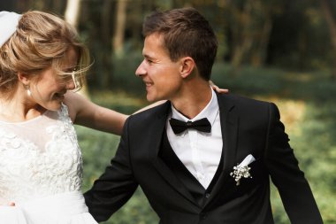 Genç gelin ve damat