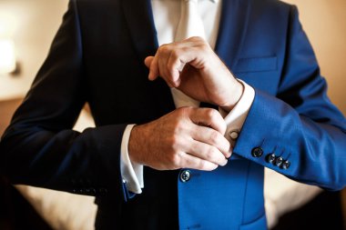 Şık yakışıklı işadamı