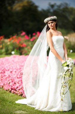 güzel şık genç zarif gelin