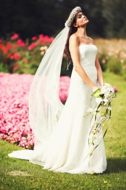 güzel şık genç zarif gelin