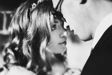 lüks şık genç gelin ve damat