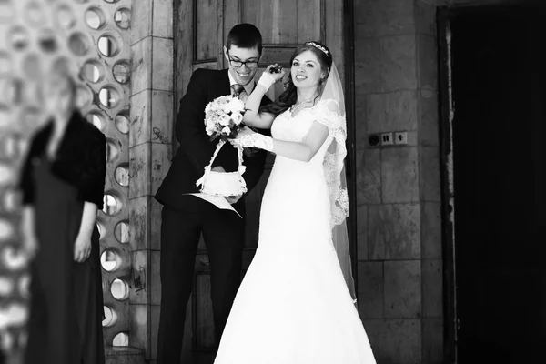 Caucasian groom and bride — Stock Photo, Image
