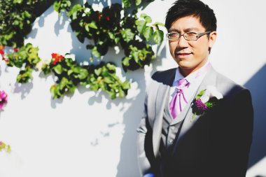 Asya damat duvara yakın duruyor