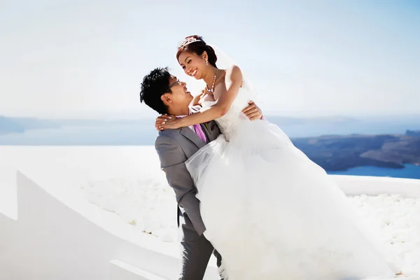 Elegante asiático noiva e noivo — Fotografia de Stock