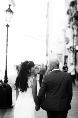 esmer gelin holding el