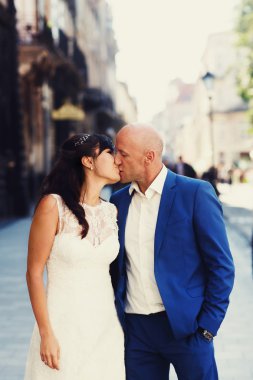 Kel damat ve gelin esmer