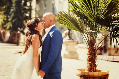 Kel damat ve gelin esmer