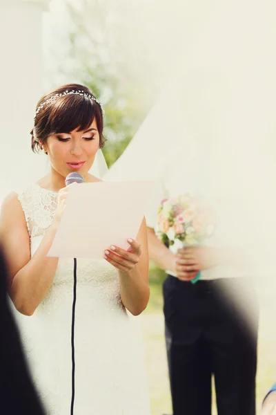 Joyful happy smiling bride — Stock Photo, Image