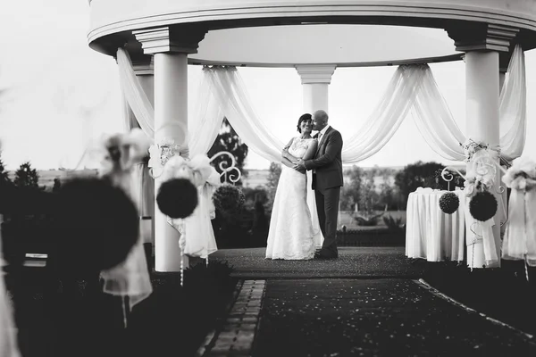 Charismatische Braut und Bräutigam — Stockfoto