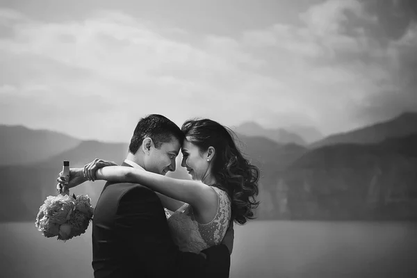 Lujo feliz pareja en el fondo —  Fotos de Stock