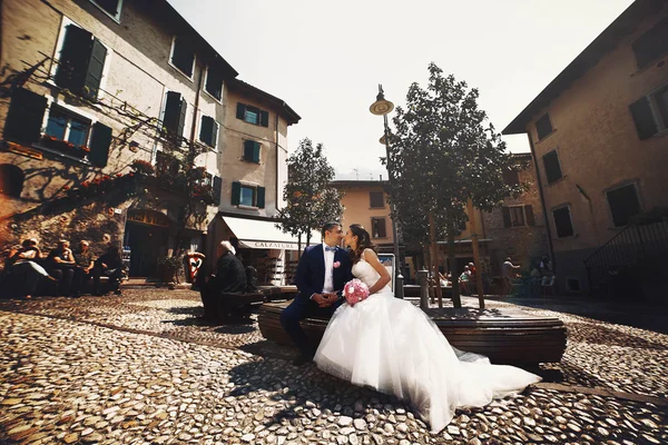 Stylish young happy bride — Stock Photo, Image