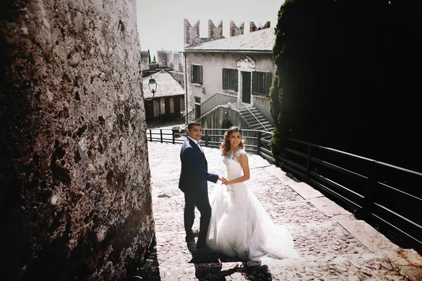 Elegante romántico amor completo pareja — Foto de Stock