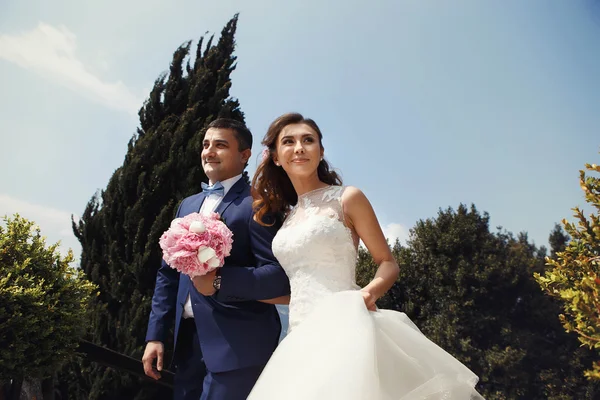 neşeli sadece evli çift