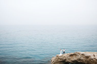 muhteşem sarışın gelin ve şık damat