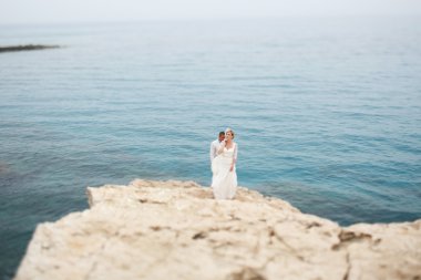 muhteşem sarışın gelin ve şık damat