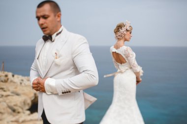 muhteşem sarışın gelin ve şık damat