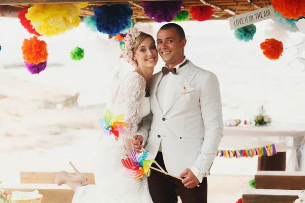 muhteşem sarışın gelin ve şık damat