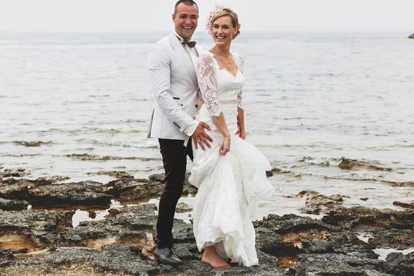 Bride  and stylish groom — Stock Photo, Image